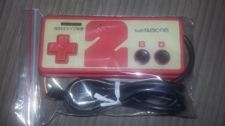 Famicom Twin AN500-R original controller pad - Player 2 - Click Image to Close