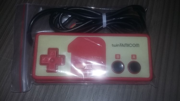 Famicom Twin AN500-R original controller pad - Player 1 - Click Image to Close