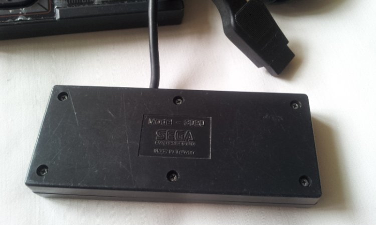 Sega Master System game controller - Click Image to Close