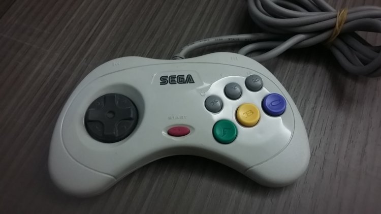 Sega Saturn controller pad - Click Image to Close