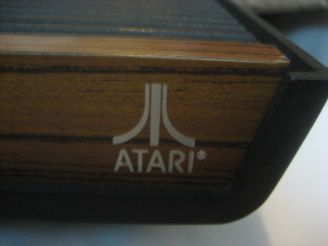Atari 2600 console - Click Image to Close