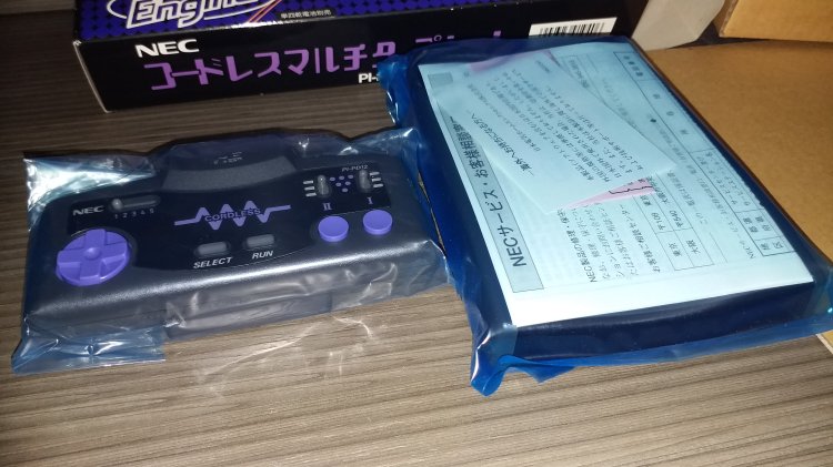 Pc-Engine Wireless controller pad set - Like New condition - Click Image to Close